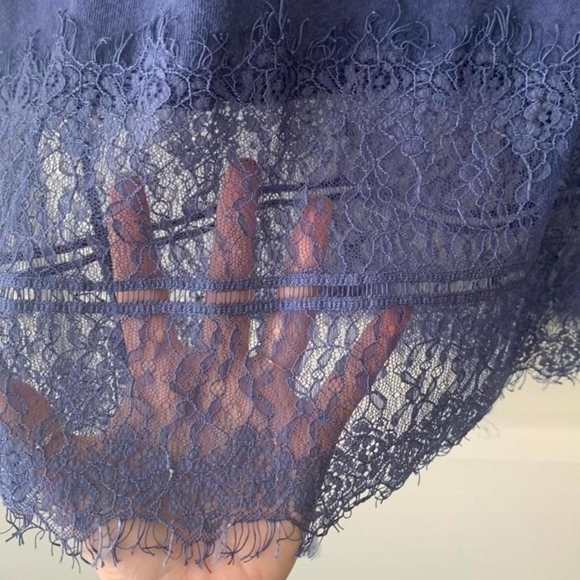 Blue Linen and Lace Top - Picture 4 of 4